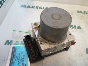 Used ABS pump Renault Megane II (BM/CM) 1.5 dCi 80 Price € 75,00 Margin scheme offered by Maresia Parts