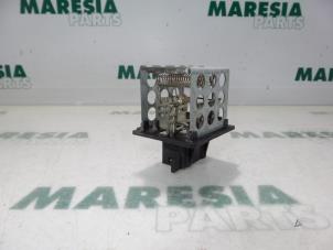 Używane Opornik nagrzewnicy Peugeot 206 (2A/C/H/J/S) 1.6 16V Cena € 20,00 Procedura marży oferowane przez Maresia Parts
