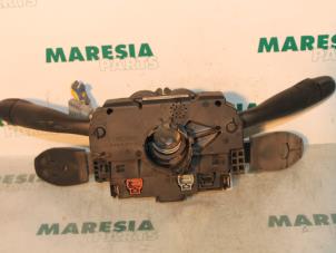 Used Steering column stalk Peugeot 307 Break (3E) 1.6 HDiF 110 16V Price € 105,00 Margin scheme offered by Maresia Parts