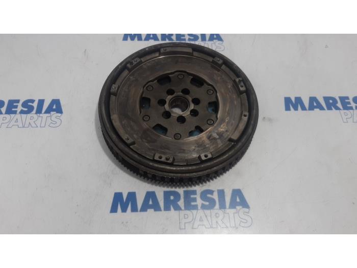 Dual mass flywheel