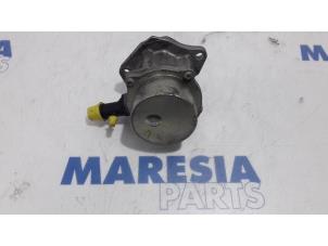 Used Vacuum pump (diesel) Renault Clio III (BR/CR) 1.5 dCi 70 Price € 30,00 Margin scheme offered by Maresia Parts