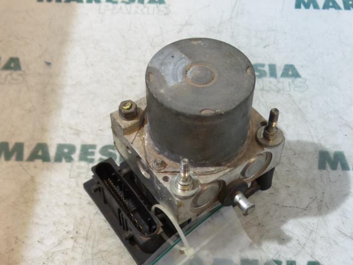 Usagé Pompe ABS Fiat Stilo (192A/B) 1.9 JTD 80 Prix € 75,00 Règlement à la marge proposé par Maresia Parts