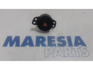 Used Panic lighting switch Citroen C1 1.0 Vti 68 12V Price € 15,00 Margin scheme offered by Maresia Parts