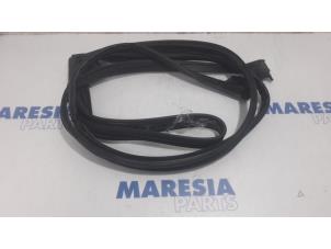 Używane Cabriodak rubber Fiat 500 (312) 1.2 69 Cena € 105,00 Procedura marży oferowane przez Maresia Parts