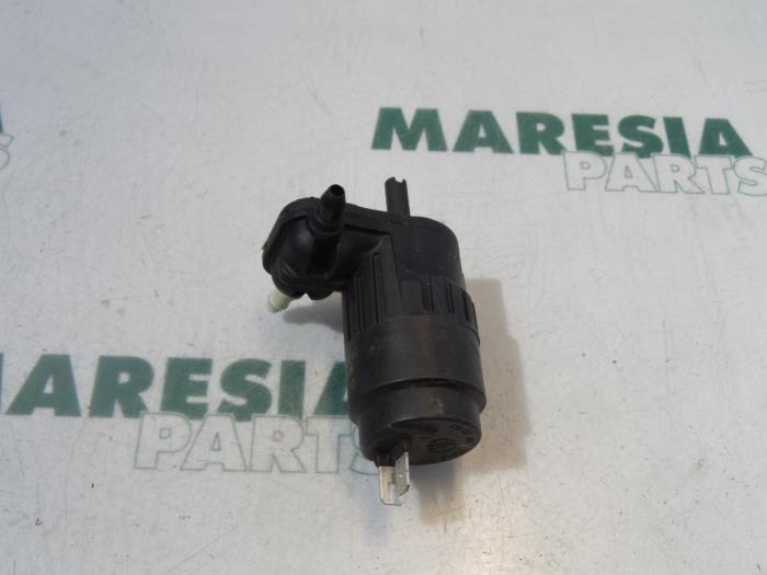 Używane Pompa spryskiwacza przód Fiat Panda (169) 1.2 Fire Cena € 10,00 Procedura marży oferowane przez Maresia Parts