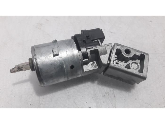 Ignition lock + key from a Peugeot 308 SW (4E/H) 1.6 HDi 16V 2009