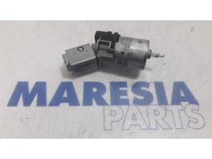 Used Ignition lock + key Peugeot 308 SW (4E/H) 1.6 HDi 16V Price € 40,00 Margin scheme offered by Maresia Parts