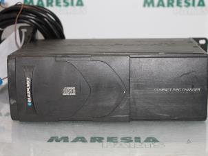 Usagé Changeur de CD Fiat Punto II (188) 1.2 60 S 5-Drs. Prix € 50,00 Règlement à la marge proposé par Maresia Parts