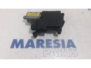 Used Sunroof motor Peugeot 308 SW (4E/H) 1.6 HDi 16V Price € 80,00 Margin scheme offered by Maresia Parts