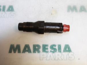 Used Injector (diesel) Citroen Berlingo 1.9 D Price € 60,50 Inclusive VAT offered by Maresia Parts