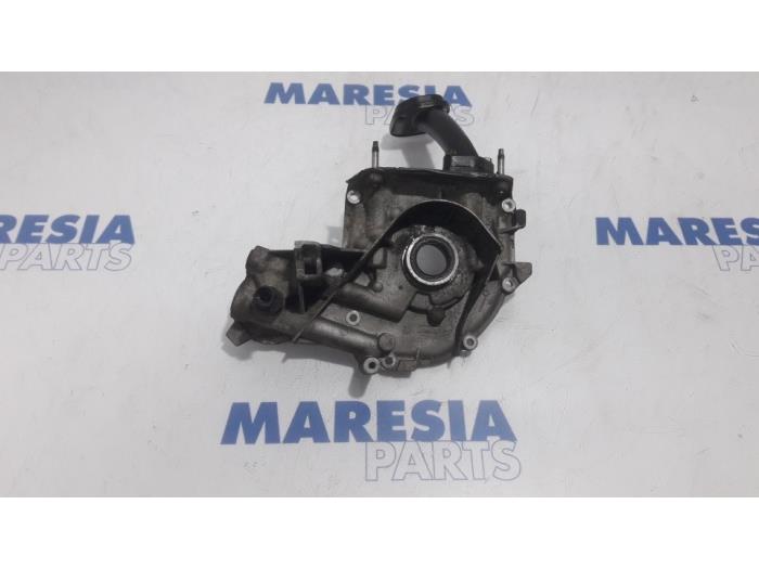 Używane Pompa oleju Fiat Bravo (198A) 1.4 16V Cena € 85,00 Procedura marży oferowane przez Maresia Parts
