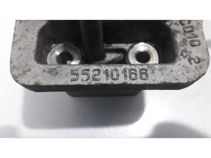 Engine mount from a Fiat Bravo (198A) 1.4 16V 2008