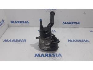 Used Power steering pump Peugeot 308 SW (4E/H) 1.6 HDi 16V Price € 74,95 Margin scheme offered by Maresia Parts