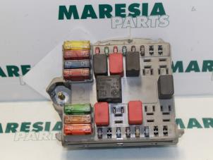 Usados Caja de fusibles Fiat Punto II (188) 1.2 60 S 3-Drs. Precio € 35,00 Norma de margen ofrecido por Maresia Parts