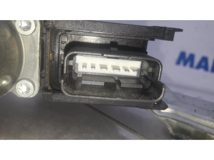 Window mechanism 4-door, front right from a Peugeot 308 SW (4E/H) 1.6 HDi 16V 2009
