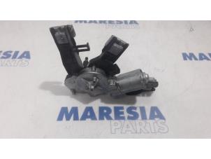 Used Rear wiper motor Peugeot 308 (L3/L8/LB/LH/LP) 1.2 12V e-THP PureTech 130 Price € 25,00 Margin scheme offered by Maresia Parts