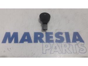 Used Rain sensor Peugeot 308 (L3/L8/LB/LH/LP) 1.2 12V e-THP PureTech 130 Price € 65,00 Margin scheme offered by Maresia Parts