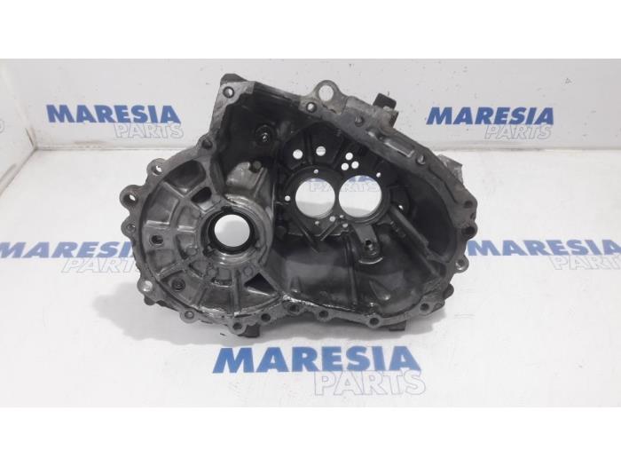 Usagé Cache boite de vitesses Peugeot 207 CC (WB) 1.6 16V Prix € 75,00 Règlement à la marge proposé par Maresia Parts