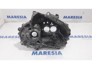 Used Gearbox casing Peugeot 207 CC (WB) 1.6 16V Price € 75,00 Margin scheme offered by Maresia Parts