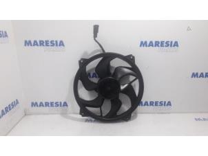 Used Fan motor Peugeot 307 CC (3B) 2.0 16V Price € 45,00 Margin scheme offered by Maresia Parts