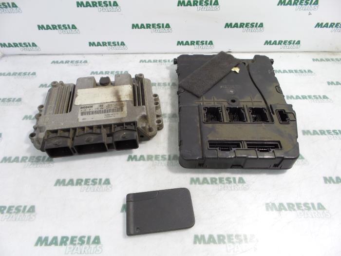 Used Engine management computer Renault Megane II (BM/CM) 1.9 dCi 120 Price € 324,99 Margin scheme offered by Maresia Parts