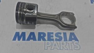 Używane Tlok Citroen C4 Picasso (3D/3E) 1.6 e-HDi 115 Cena € 60,00 Procedura marży oferowane przez Maresia Parts