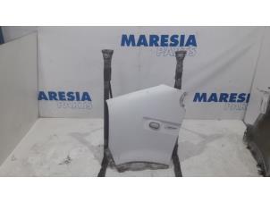 Used Front wing, left Renault Master III (FD/HD) 2.5 dCi 16V Price € 75,00 Margin scheme offered by Maresia Parts