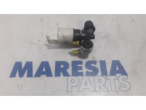 Gebrauchte Scheibensprüherpumpe vorne Peugeot 308 SW (L4/L9/LC/LJ/LR) 1.6 BlueHDi 120 Preis € 25,00 Margenregelung angeboten von Maresia Parts