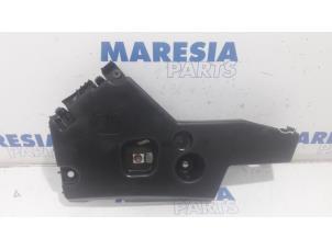 Used Front bumper bracket, left Renault Master III (FD/HD) 2.5 dCi 16V Price € 20,00 Margin scheme offered by Maresia Parts