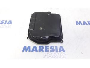 Used Gearbox cover Renault Scénic I (JA) 2.0 16V Price € 30,00 Margin scheme offered by Maresia Parts