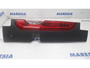 Used Taillight, right Renault Trafic New (FL) 2.0 dCi 16V 115 Price € 72,60 Inclusive VAT offered by Maresia Parts