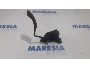 Used Throttle pedal position sensor Renault Trafic New (FL) 2.0 dCi 16V 115 Price € 42,35 Inclusive VAT offered by Maresia Parts