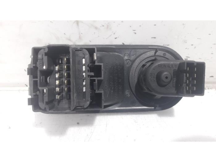 Multi-functional window switch from a Renault Trafic New (FL) 2.0 dCi 16V 115 2011