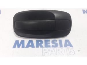 Used Door handle 2-door, right Renault Trafic New (FL) 2.0 dCi 16V 115 Price € 30,25 Inclusive VAT offered by Maresia Parts