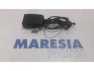 Used Front seatbelt buckle, right Fiat Punto III (199) 1.3 JTD Multijet 85 16V Price € 20,00 Margin scheme offered by Maresia Parts