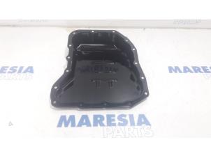 Used Gearbox cover Renault Laguna III (BT) 2.0 dCiF 16V 150 Price € 50,00 Margin scheme offered by Maresia Parts