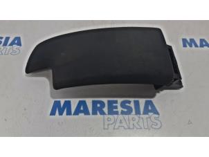 Used Armrest Renault Megane III Grandtour (KZ) 1.5 dCi 110 Price € 40,00 Margin scheme offered by Maresia Parts