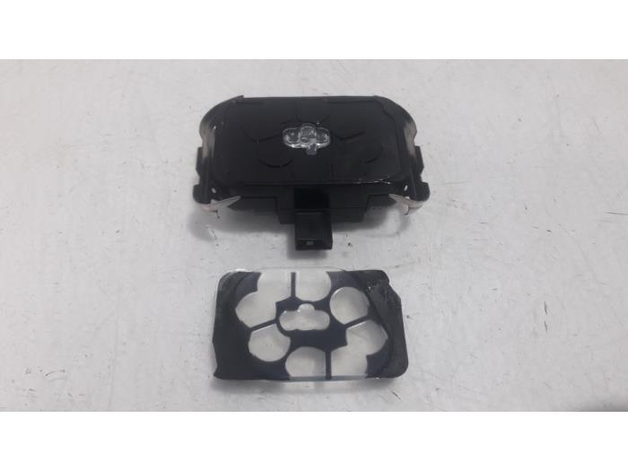 Begagnade Regnsensor Alfa Romeo 159 (939AX) 2.2 JTS 16V Pris € 40,00 Marginaltabell erbjuds av Maresia Parts