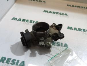 Używane Przepustnica Peugeot 206 (2A/C/H/J/S) 1.6 XS,XT Cena € 65,00 Procedura marży oferowane przez Maresia Parts