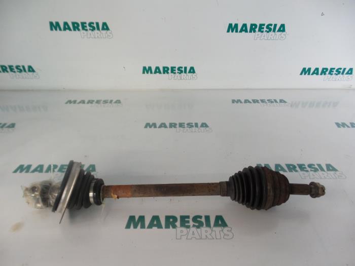 Gebrauchte Antriebswelle links vorne Renault Megane Scénic (JA) 2.0 RT Preis € 40,00 Margenregelung angeboten von Maresia Parts