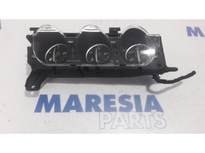 Begagnade Innerdisplay Alfa Romeo 159 (939AX) 2.2 JTS 16V Pris € 50,00 Marginaltabell erbjuds av Maresia Parts