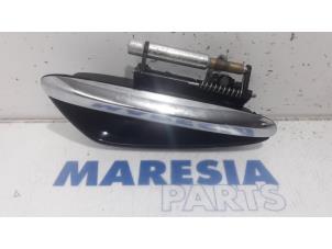 Used Front door handle 4-door, right Alfa Romeo 159 (939AX) 2.2 JTS 16V Price € 35,00 Margin scheme offered by Maresia Parts