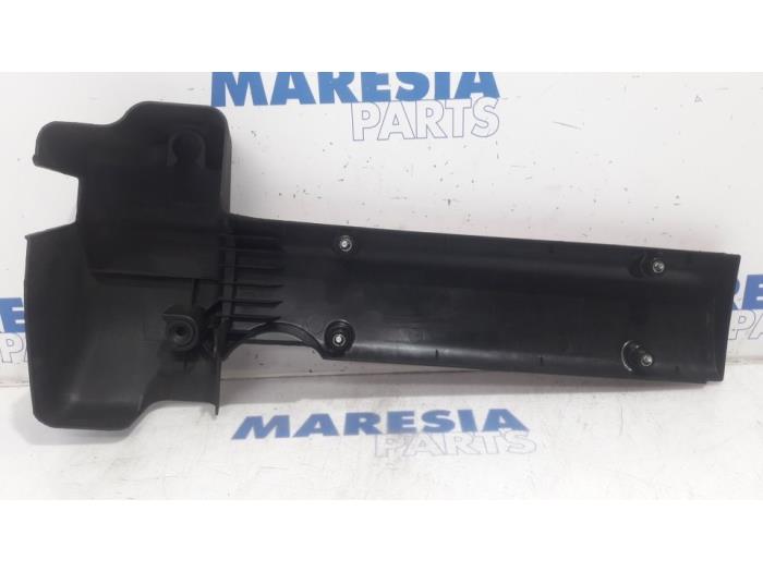 Abdeckblech Motor van een Alfa Romeo 159 (939AX) 2.2 JTS 16V 2006