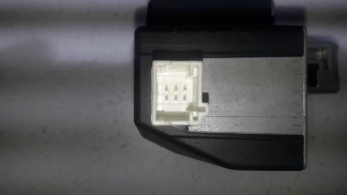 Engine management computer from a Peugeot 508 SW (8E/8U) 2.0 RXH HYbrid4 16V 2013