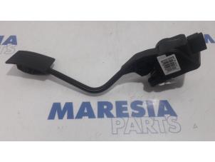 Używane Czujnik polozenia pedalu gazu Peugeot 508 SW (8E/8U) 2.0 RXH HYbrid4 16V Cena € 35,00 Procedura marży oferowane przez Maresia Parts