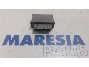 Używane Przekaznik Peugeot 508 SW (8E/8U) 2.0 RXH HYbrid4 16V Cena € 20,00 Procedura marży oferowane przez Maresia Parts