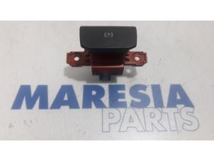 Gebrauchte Handbremse Schalter Peugeot 508 SW (8E/8U) 2.0 RXH HYbrid4 16V Preis € 35,00 Margenregelung angeboten von Maresia Parts