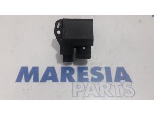 Used Cooling fan resistor Peugeot 508 SW (8E/8U) 2.0 RXH HYbrid4 16V Price € 20,00 Margin scheme offered by Maresia Parts