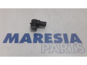 Usagé Capteur PDC Peugeot 508 SW (8E/8U) 2.0 RXH HYbrid4 16V Prix € 20,00 Règlement à la marge proposé par Maresia Parts