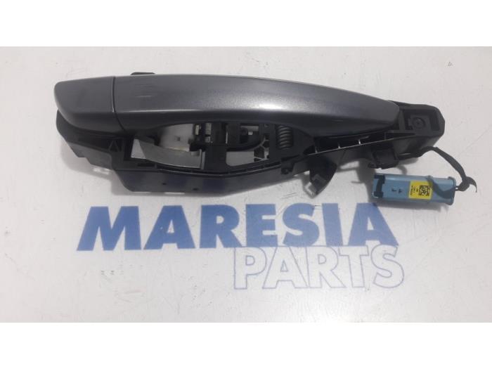 Peugeot 508 Front door handles 4-door, right stock